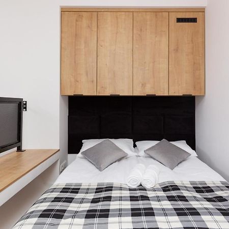 City Center Mezzanine Studio Chmielna By Noclegi Renters 华沙 外观 照片