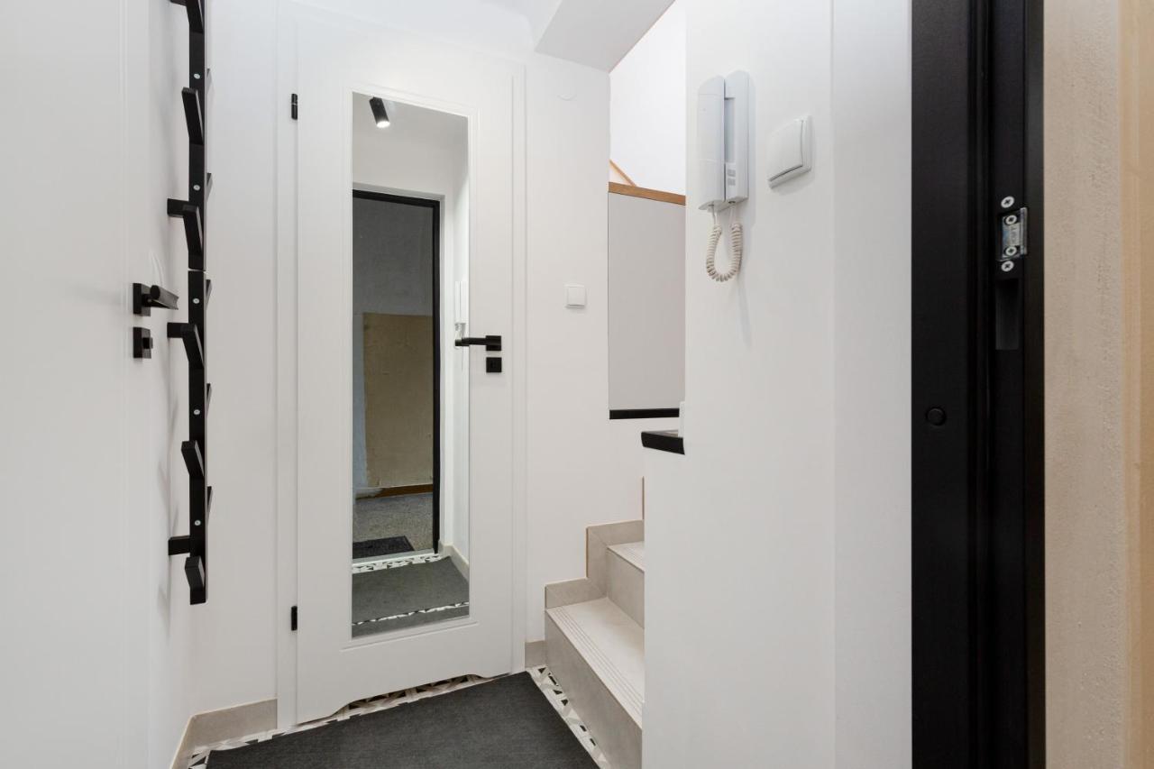 City Center Mezzanine Studio Chmielna By Noclegi Renters 华沙 外观 照片